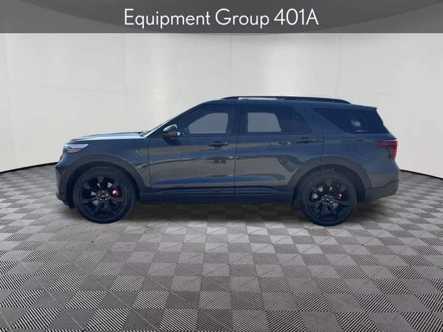 2023 Ford Explorer ST photo 1