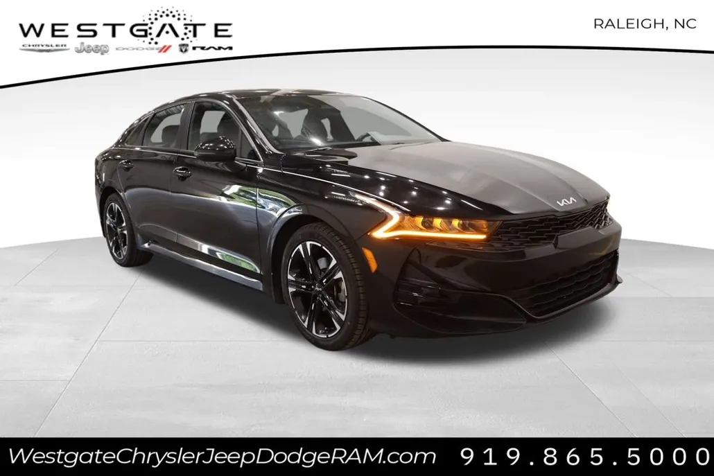 2022 Kia K5 GT-Line photo 1