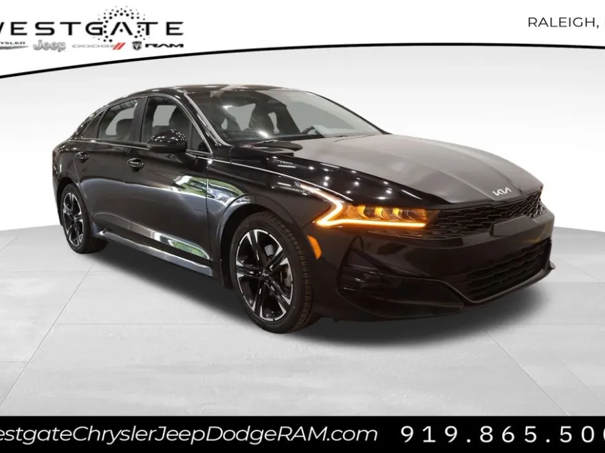 2022 Kia K5 GT-Line photo 1