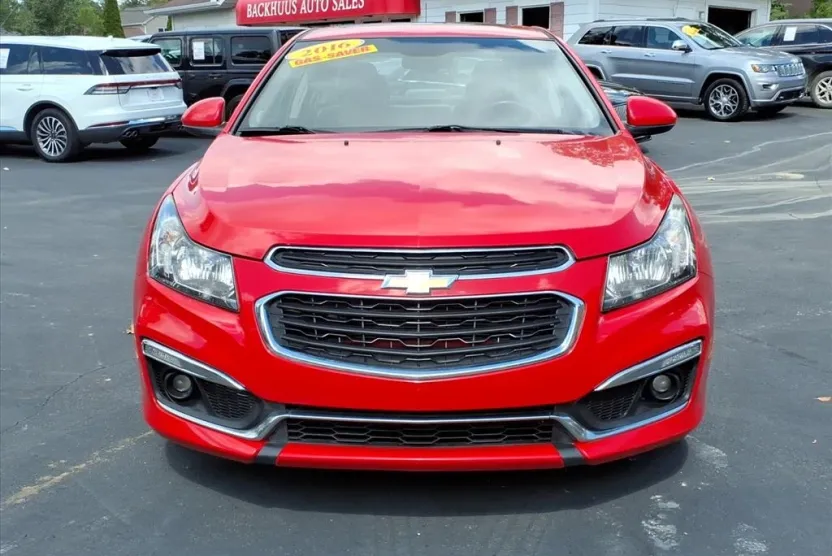2016 Chevrolet Cruze photo 1