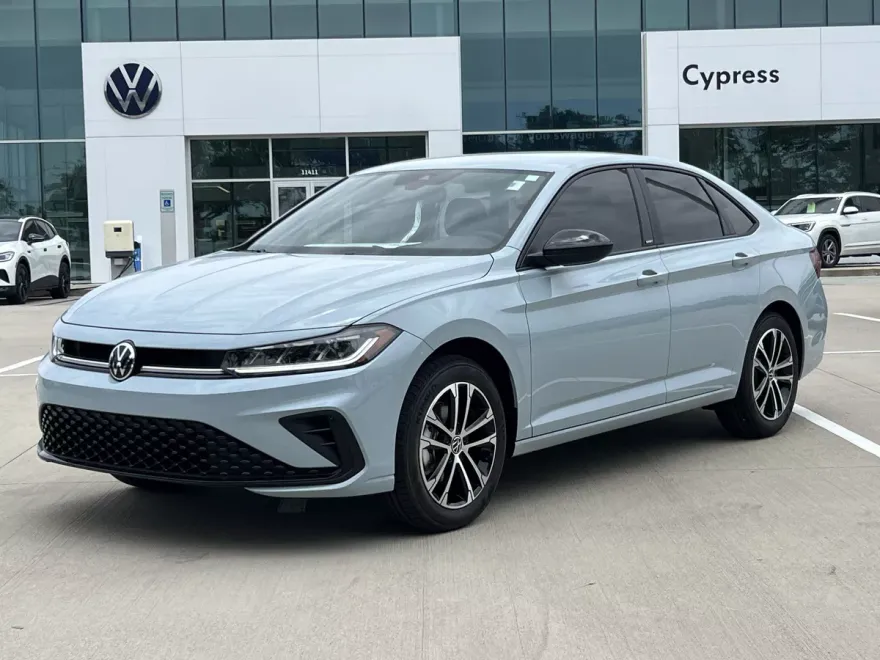 2025 Volkswagen Jetta Sport photo 1