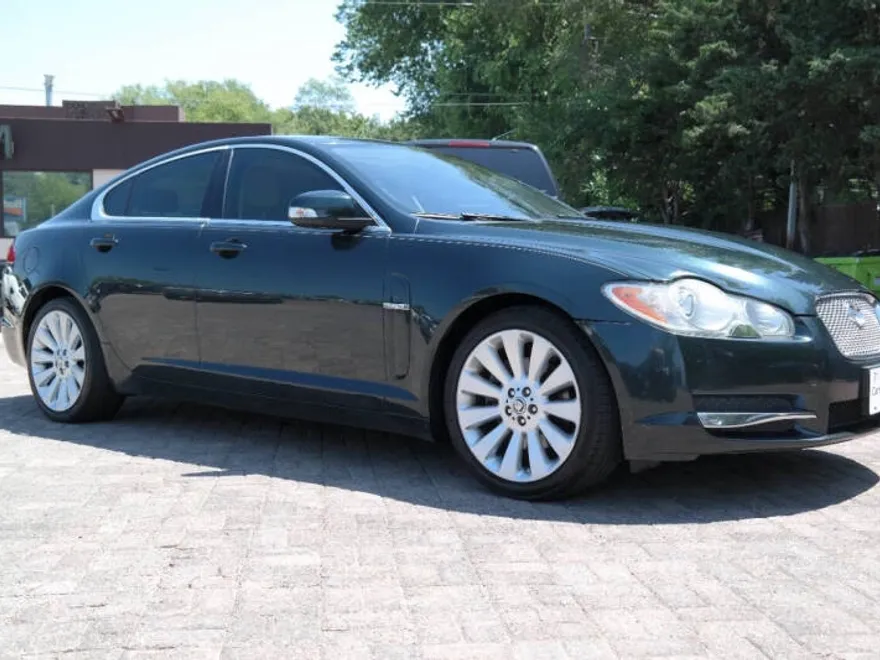 2009 Jaguar XF Premium Luxury photo 1
