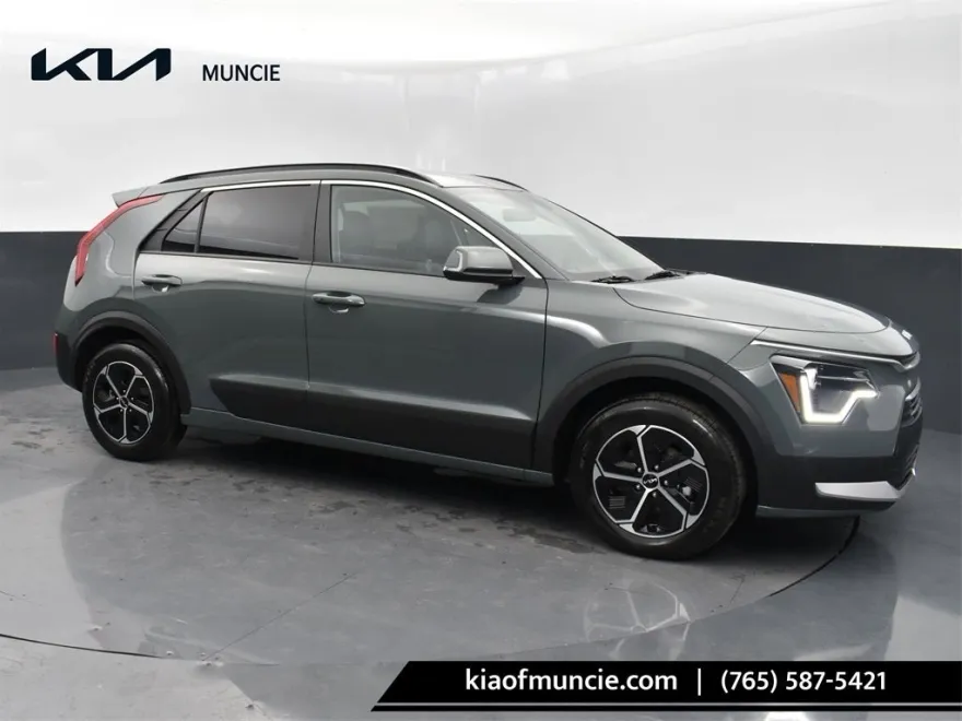 2025 Kia Niro EX photo 1