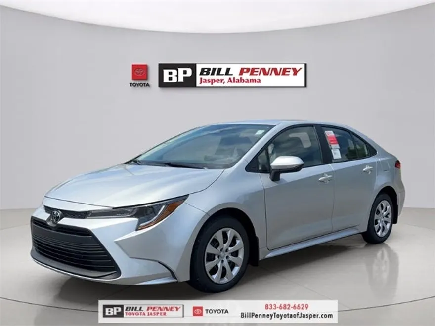 2025 Toyota Corolla LE photo 1