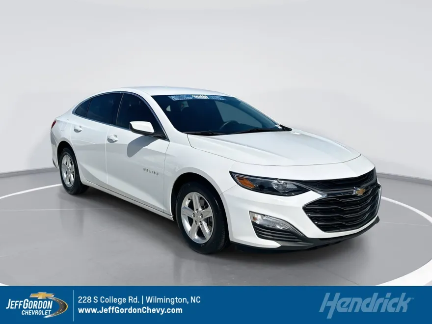 2024 Chevrolet Malibu LS photo 1