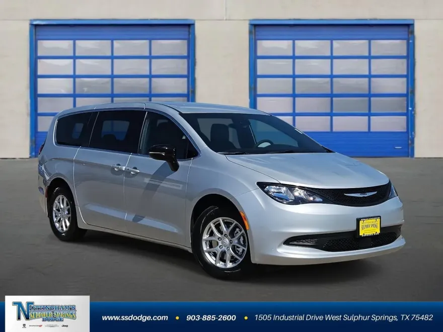 2026 Chrysler Voyager LX photo 1