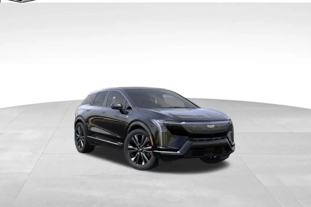 2025 Cadillac Optiq Luxury photo 1
