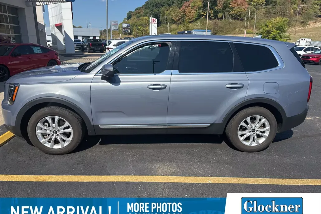 2020 Kia Telluride LX photo 1