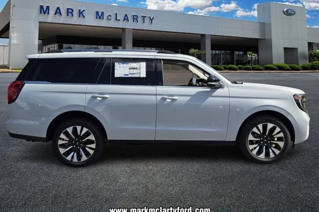2025 Ford Expedition Platinum photo 1