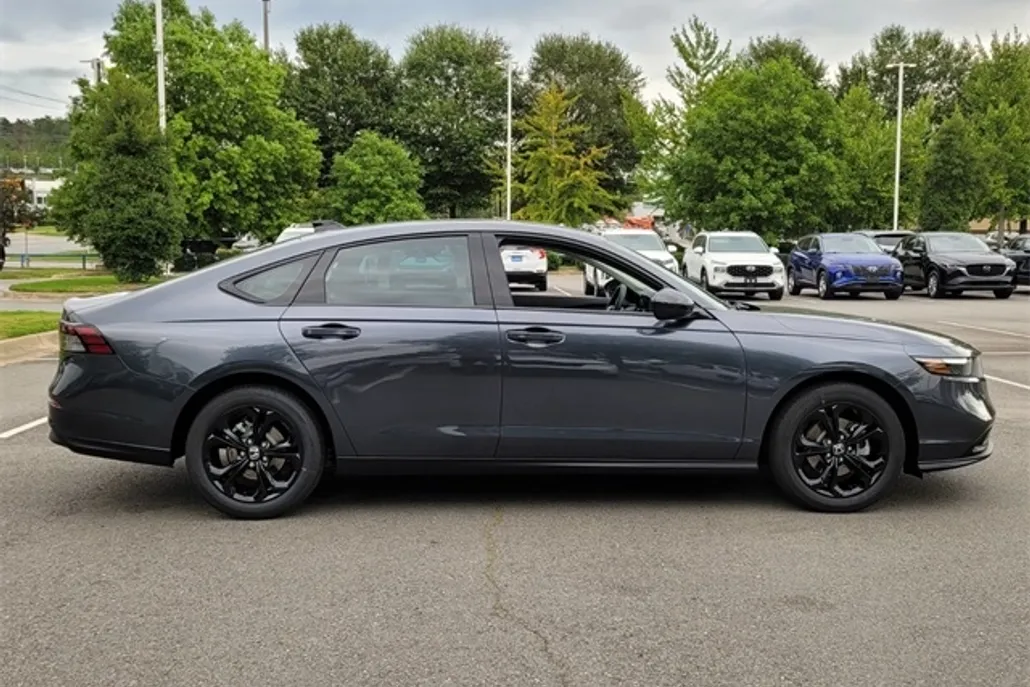 2025 Honda Accord 1.5T SE photo 1