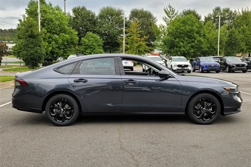 2025 Honda Accord 1.5T SE photo 1