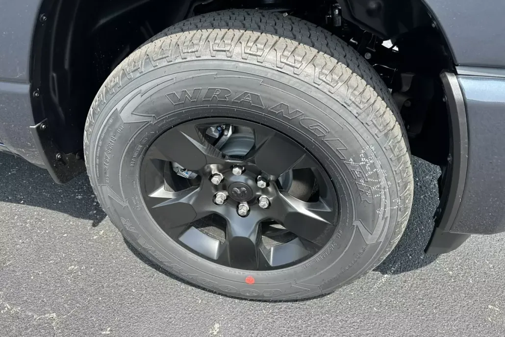 2025 Ram 1500 Tradesman photo 1