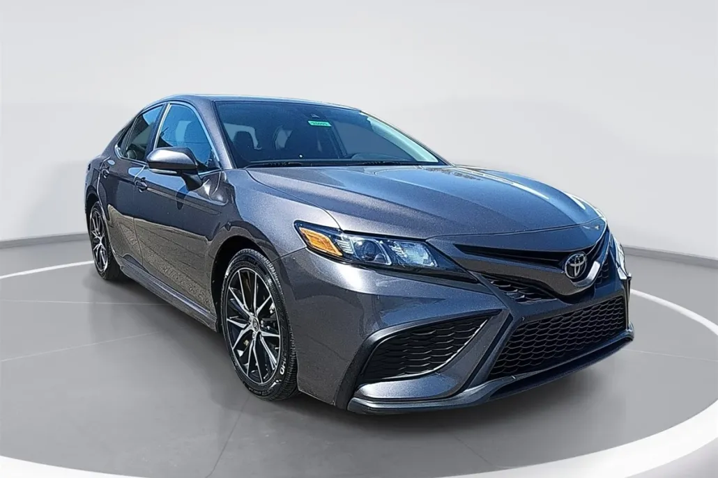 2023 Toyota Camry SE photo 1