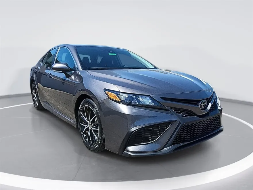 2023 Toyota Camry SE photo 1