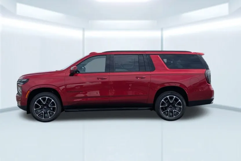 2025 Chevrolet Suburban RST photo 1