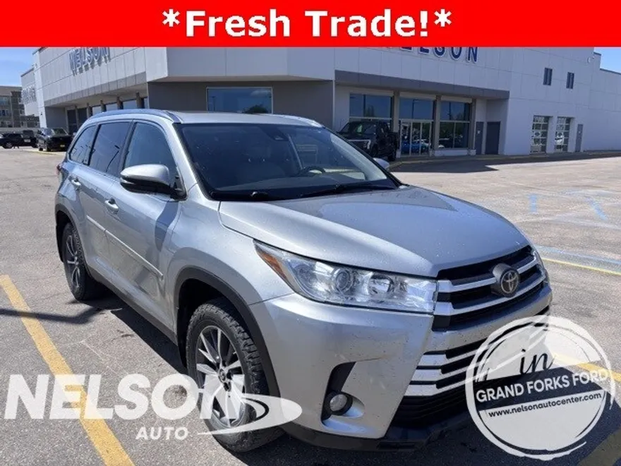 2019 Toyota Highlander XLE photo 1