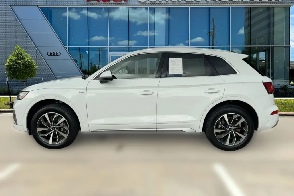 2024 Audi Q5 S line Premium Plus photo 1