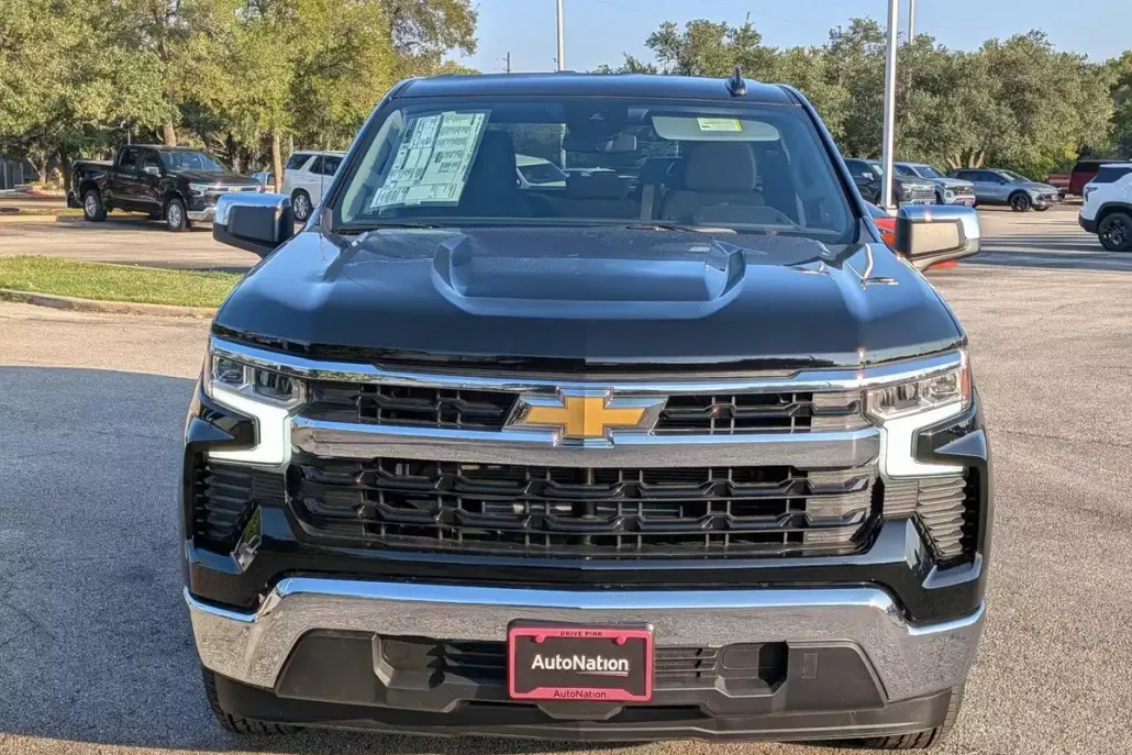 2026 Chevrolet Silverado 1500 LT photo 1