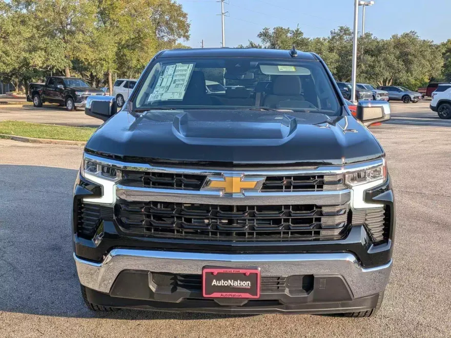 2026 Chevrolet Silverado 1500 LT photo 1
