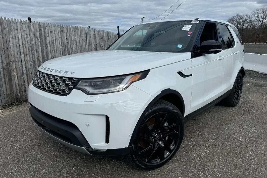 2025 Land Rover Discovery S photo 1