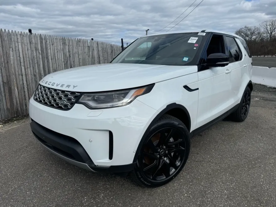 2025 Land Rover Discovery S photo 1