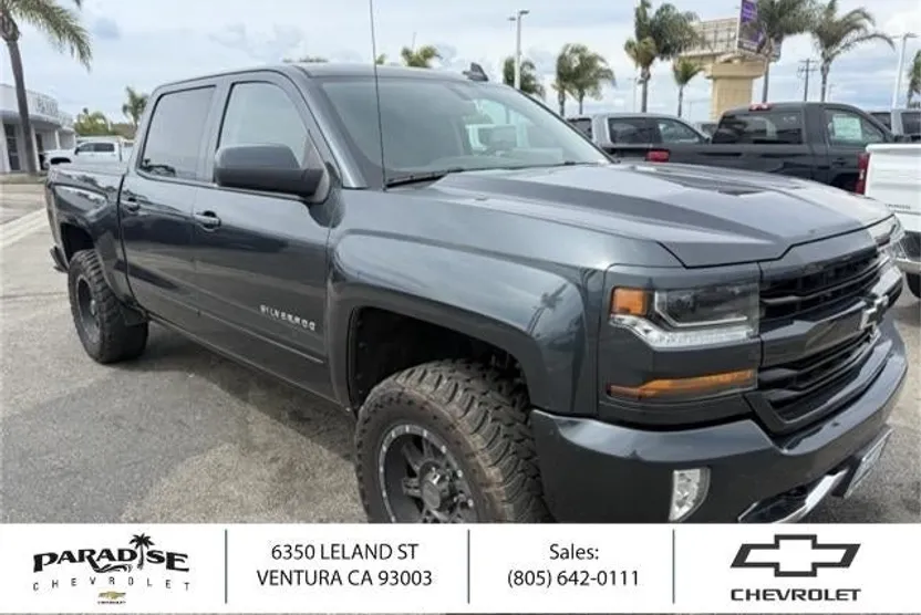 2018 Chevrolet Silverado 1500 LT photo 1