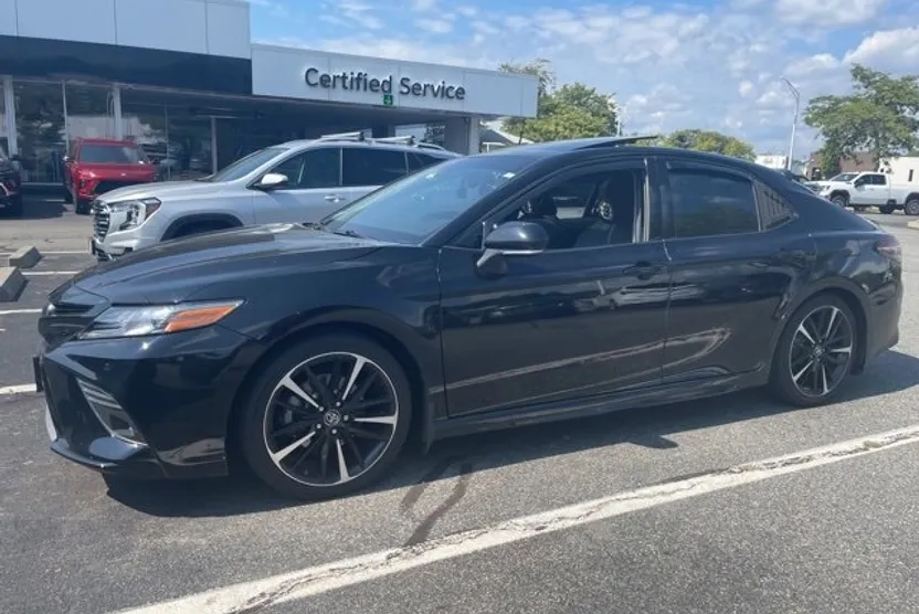 2018 Toyota Camry XSE photo 1