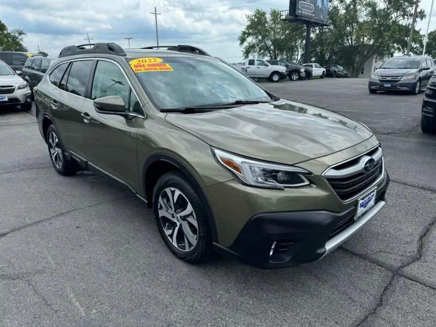 2022 Subaru Outback Limited XT photo 1