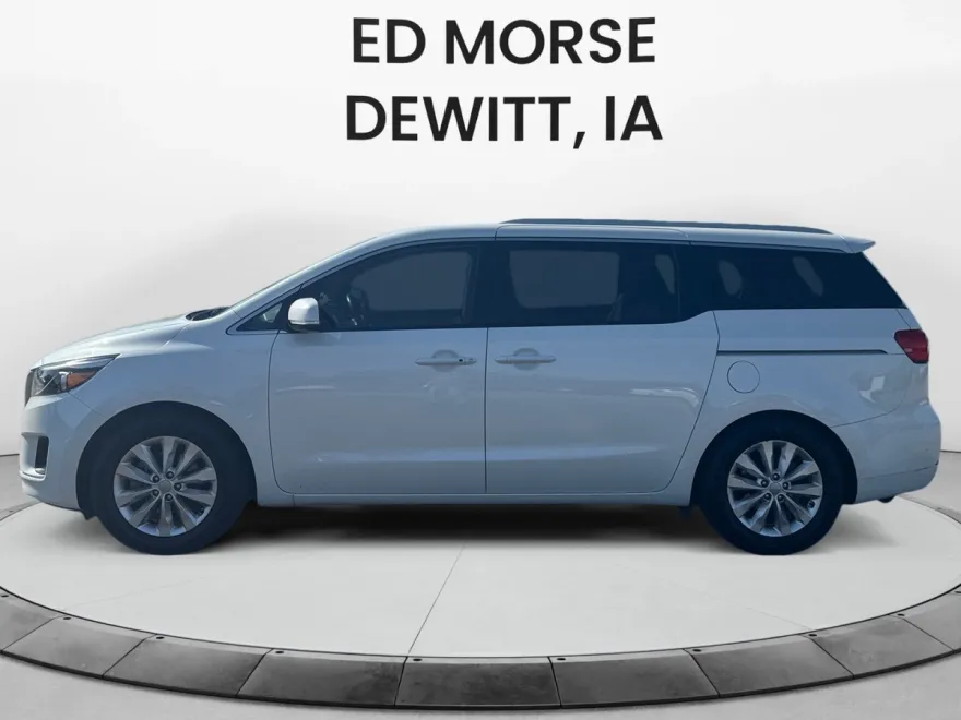 2016 Kia Sedona EX photo 1