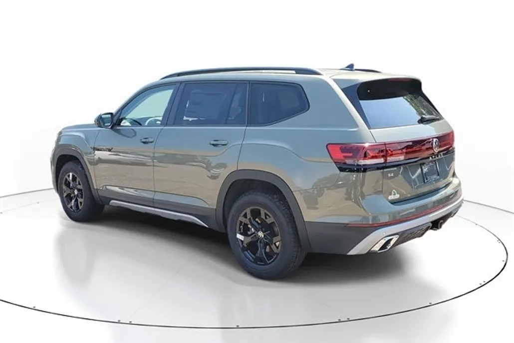 2025 Volkswagen Atlas Peak Edition SE photo 1