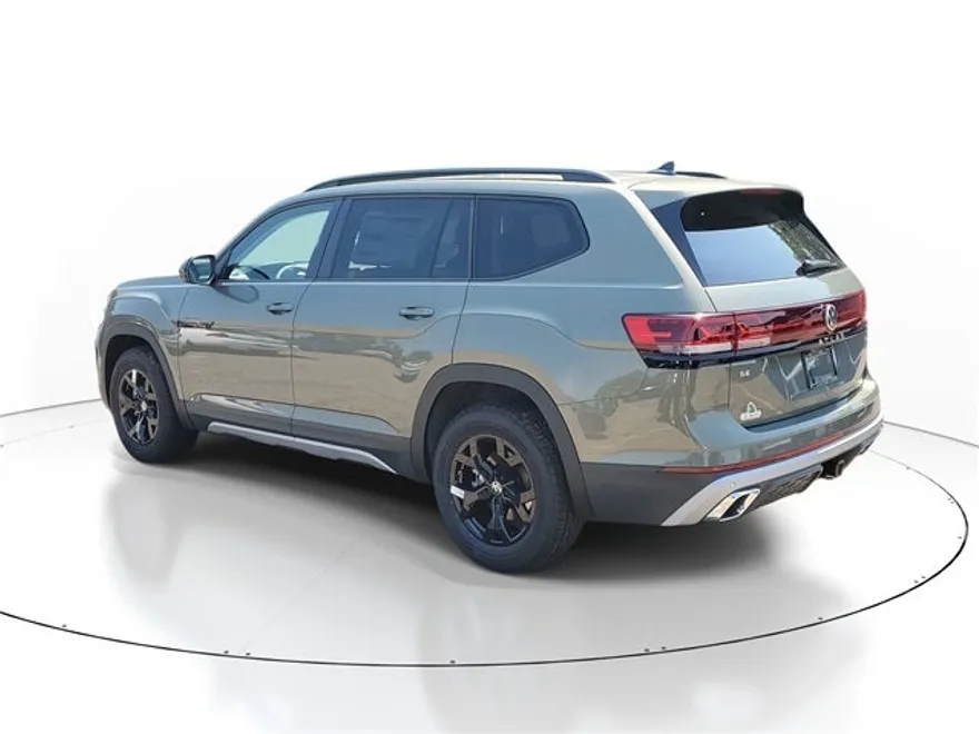 2025 Volkswagen Atlas Peak Edition SE photo 1