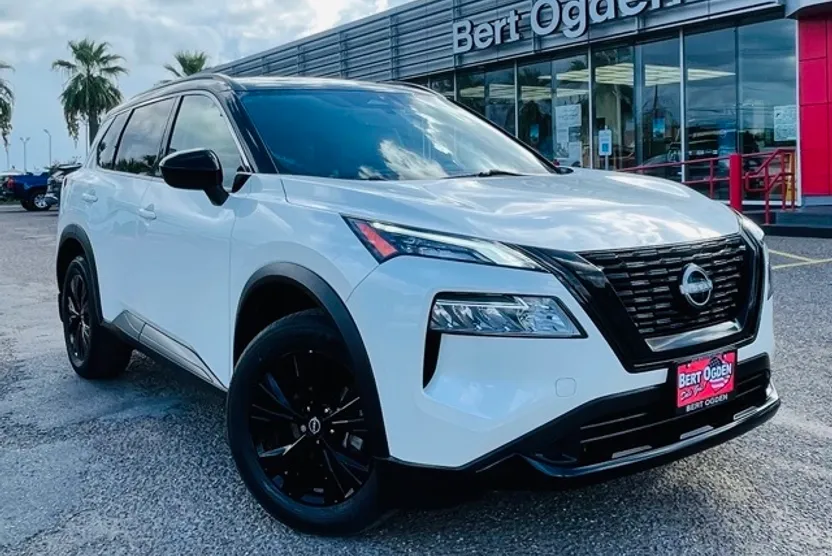 2023 Nissan Rogue SV photo 1