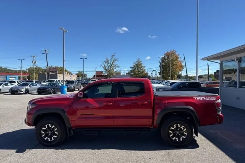 2023 Toyota Tacoma TRD Off-Road V6 photo 1