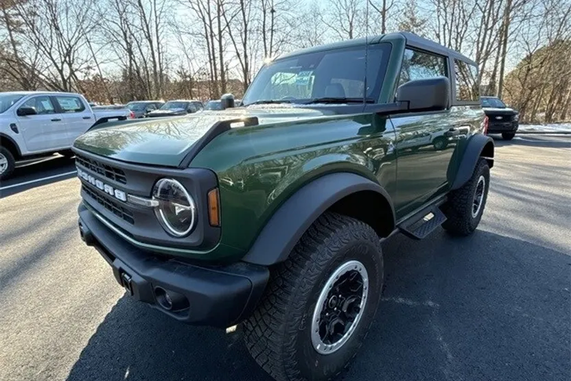 2024 Ford Bronco Black Diamond photo 1