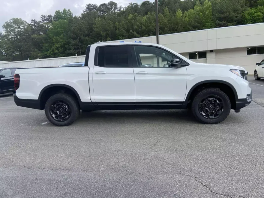 2025 Honda Ridgeline TrailSport photo 1