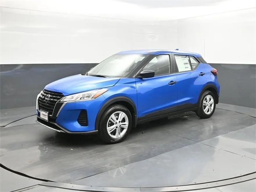 2025 Nissan Kicks Play S photo 1