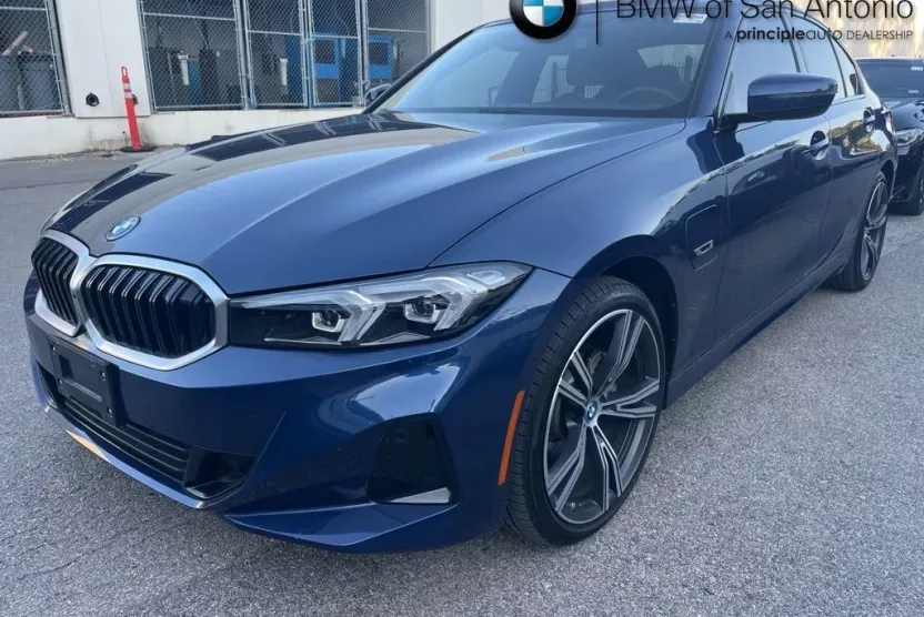 2023 Bmw 330e photo 1
