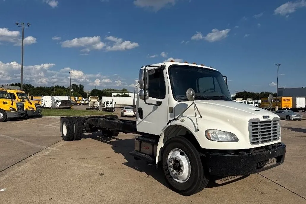 2020 Freightliner M2 106 Medium Duty photo 1