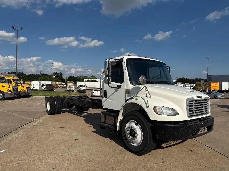 2020 Freightliner M2 106 Medium Duty photo 1