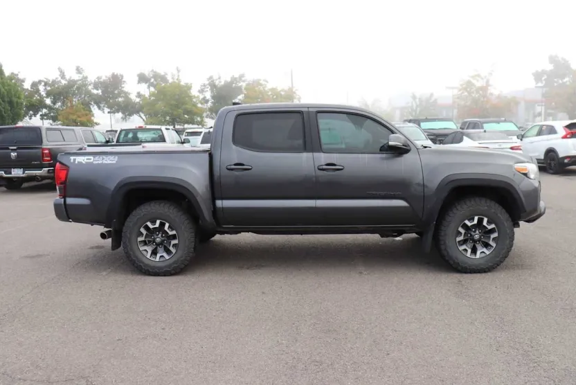 2018 Toyota Tacoma SR5 TRD Pro Sport photo 1
