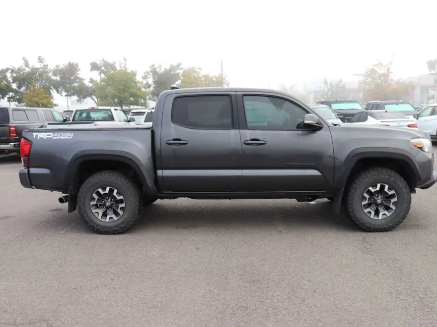 2018 Toyota Tacoma SR5 TRD Pro Sport photo 1
