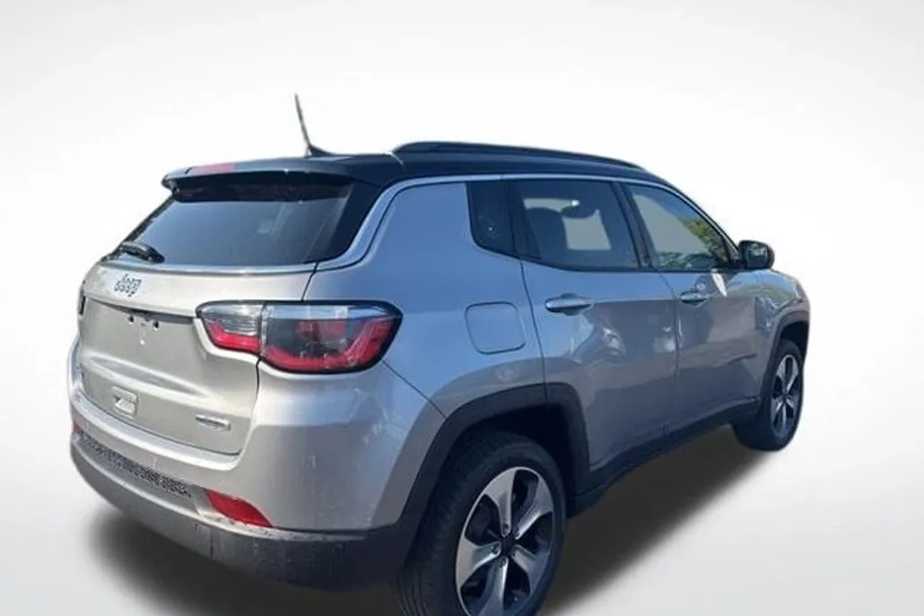 2019 Jeep Compass Latitude photo 1