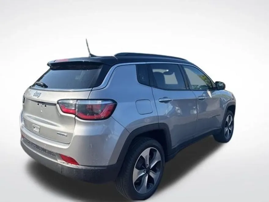 2019 Jeep Compass Latitude photo 1