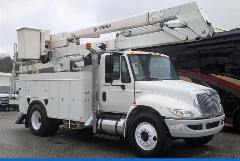 2011 International 4300 DuraStar 4300 photo 1