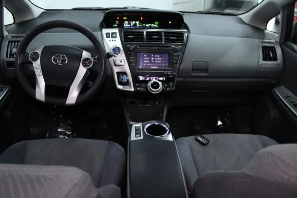 2013 Toyota Prius V Three photo 1
