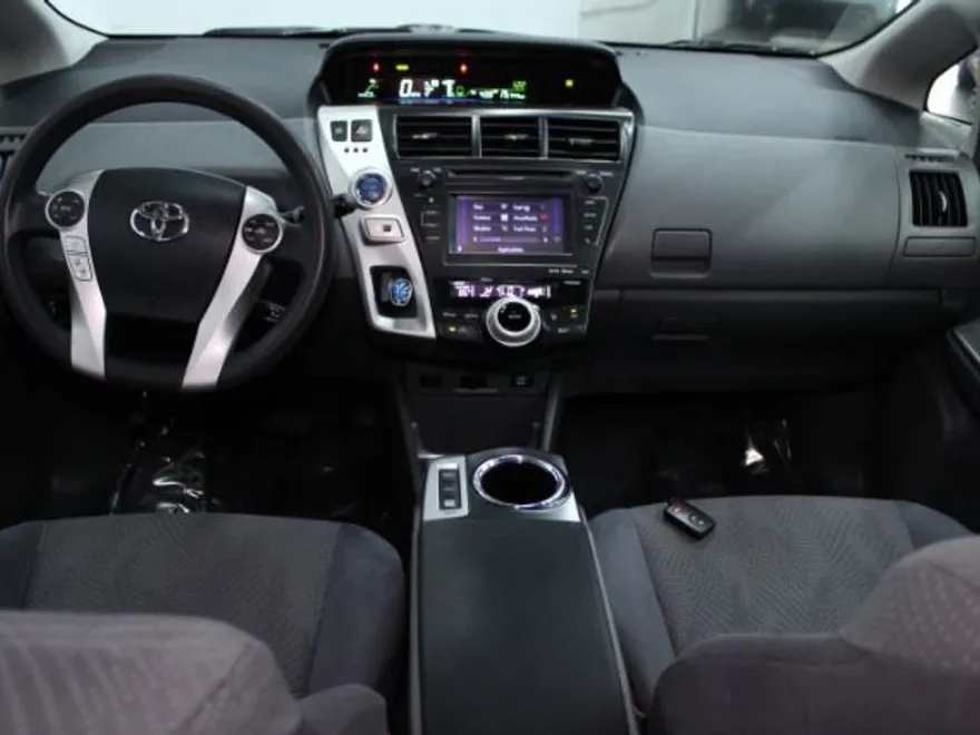 2013 Toyota Prius V Three photo 1