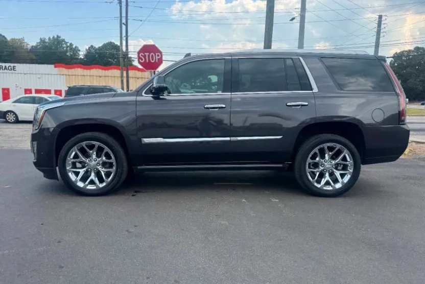 2017 Cadillac Escalade Premium Luxury photo 1