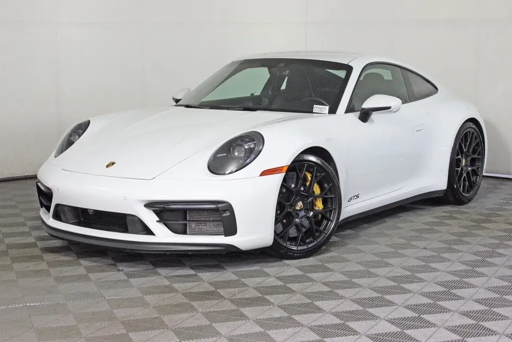 2024 Porsche 911 GTS photo 1