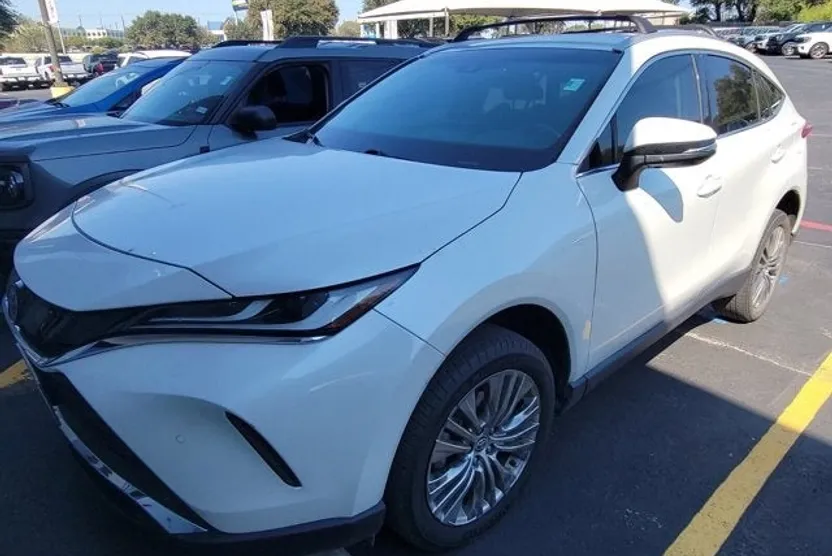 2022 Toyota Venza Limited photo 1