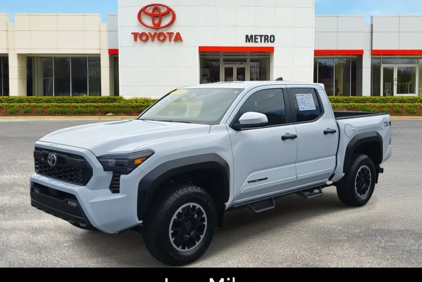 2024 Toyota Tacoma TRD Off-Road photo 1